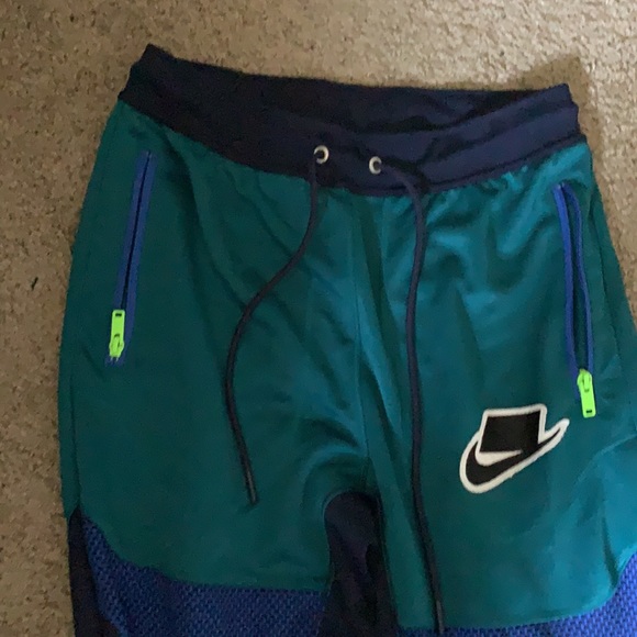 Nike joggers - Picture 3 of 5
